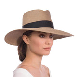 Eric Javits Daphne Hat in Natural/Black